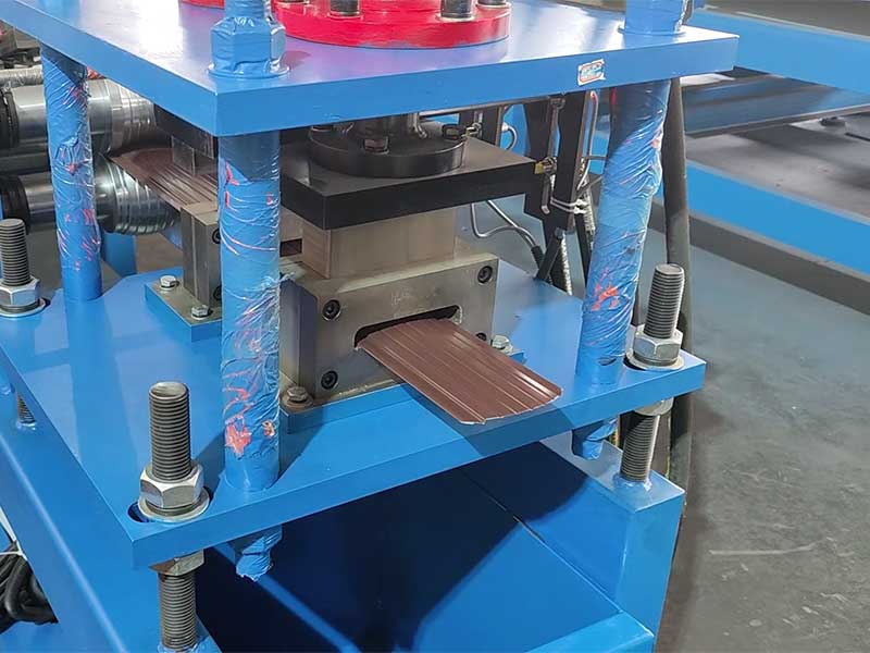 Metal fence roll forming machine