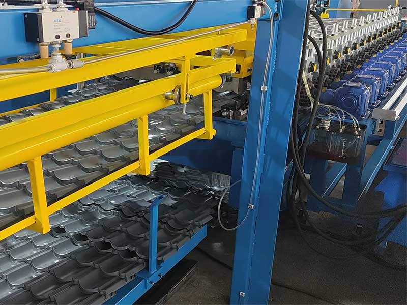 Color Steel Glazed Tile Forming Machine